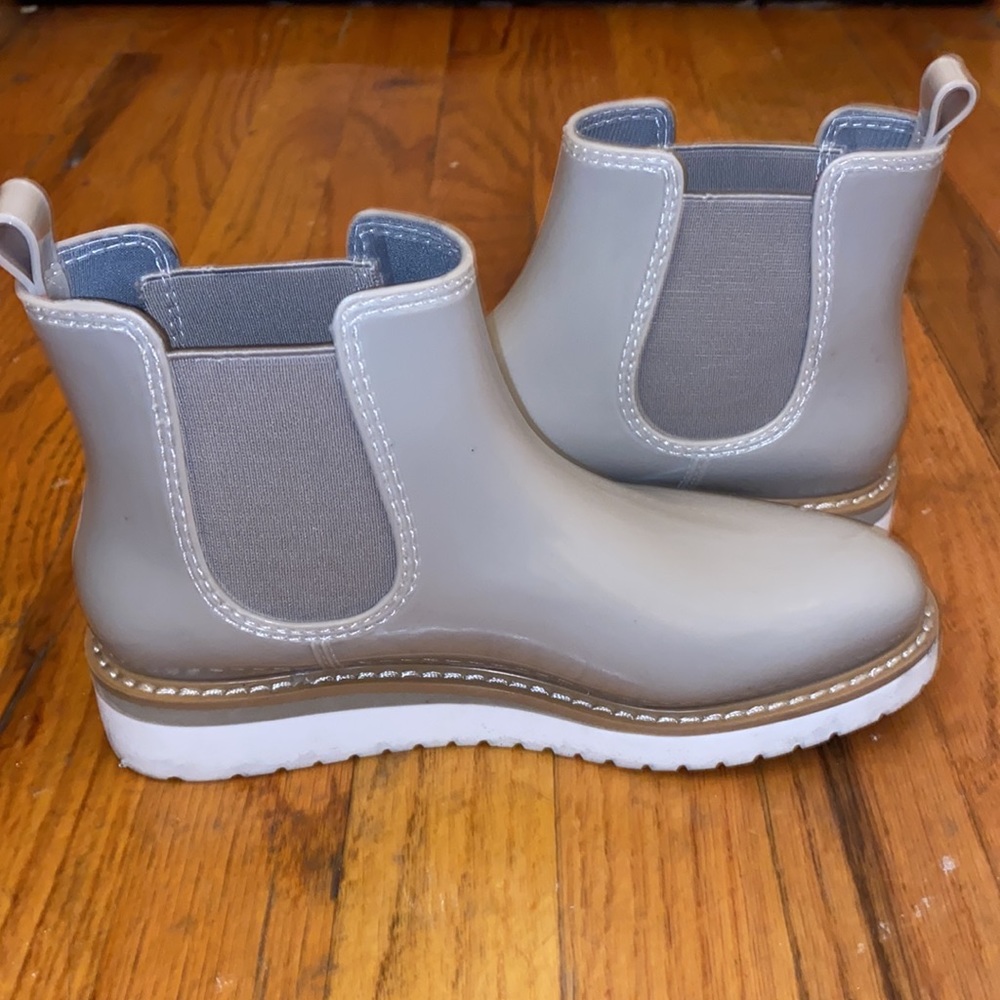 STEVE MADDEN PUDDLES RAIN BOOTS
